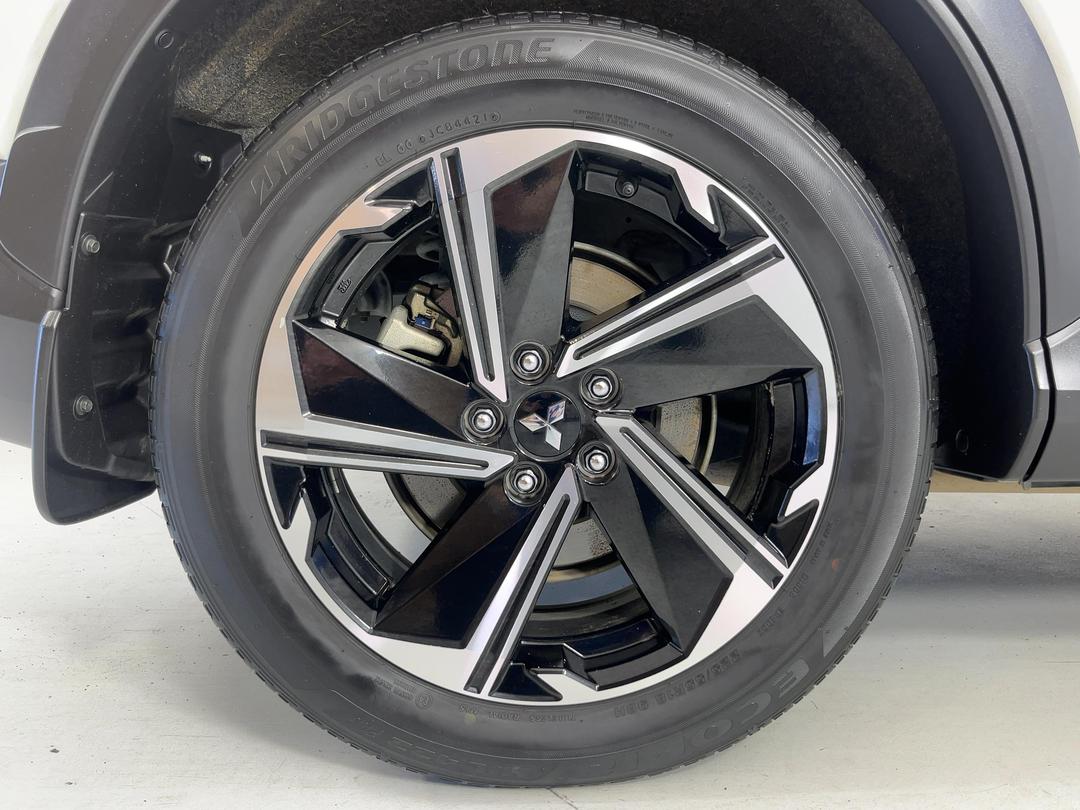 Photo '12' of Mitsubishi Eclipse Cross