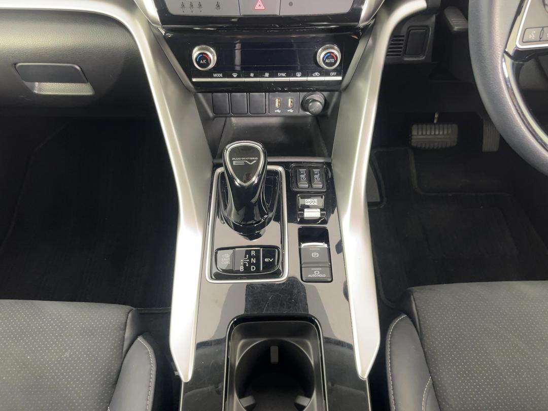 Photo '18' of Mitsubishi Eclipse Cross