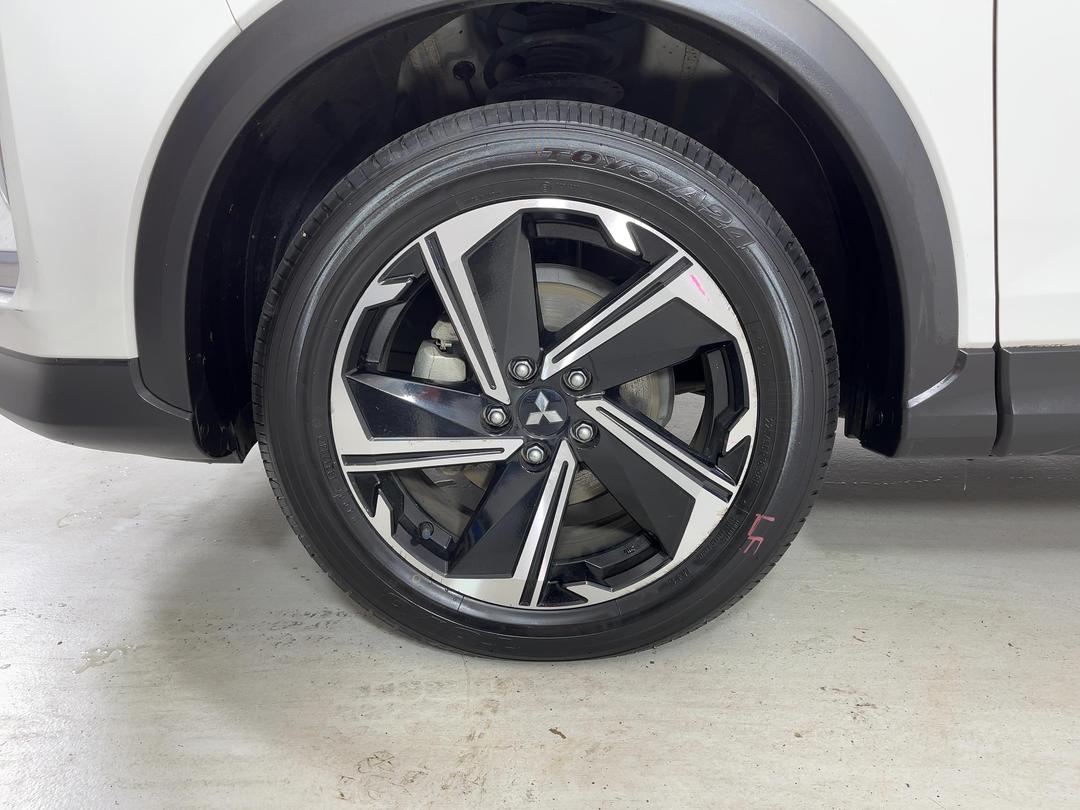 Photo '10' of Mitsubishi Eclipse Cross