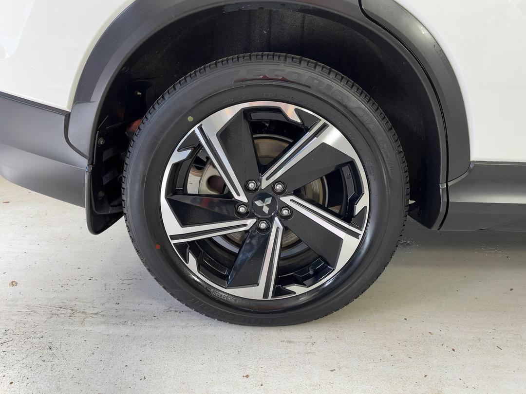 Photo '12' of Mitsubishi Eclipse Cross