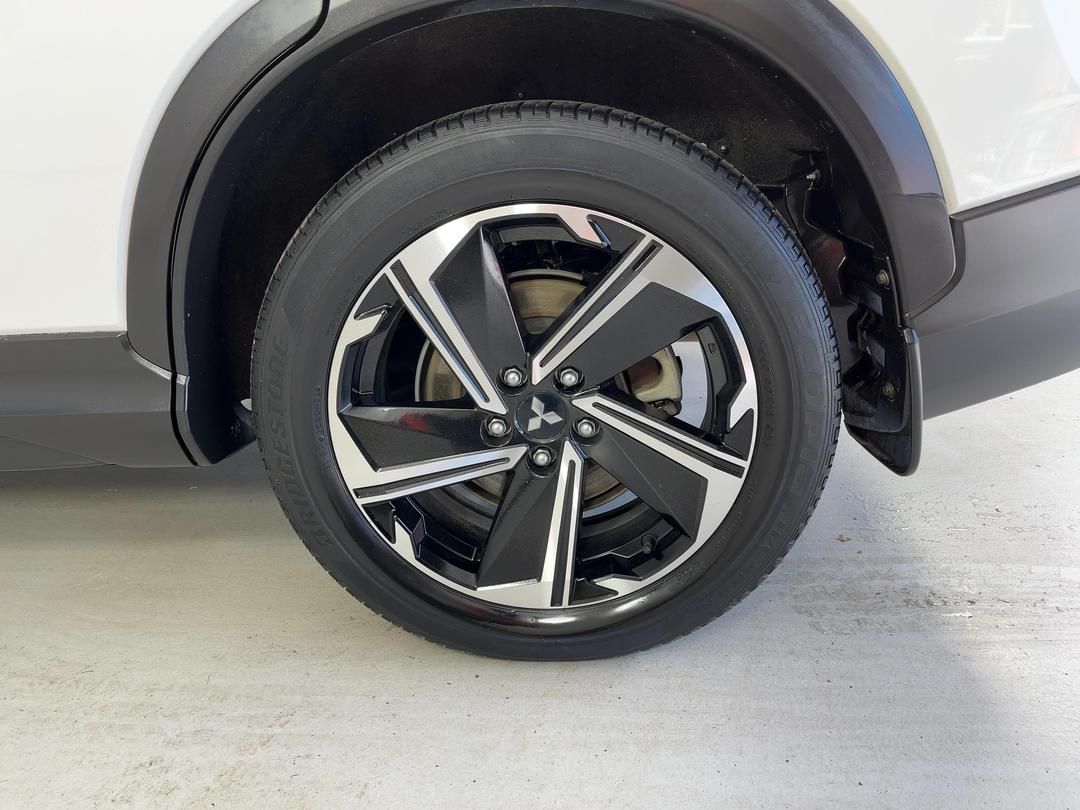 Photo '11' of Mitsubishi Eclipse Cross