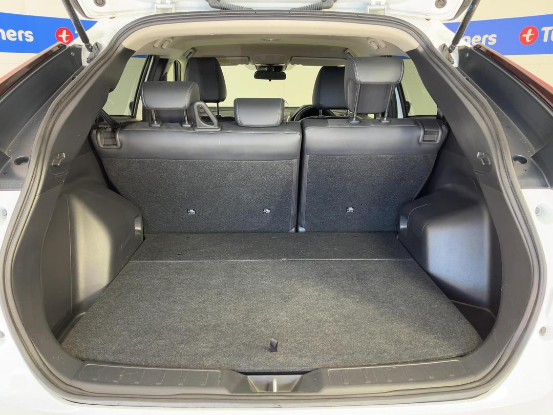 Photo '14' of Mitsubishi Eclipse Cross