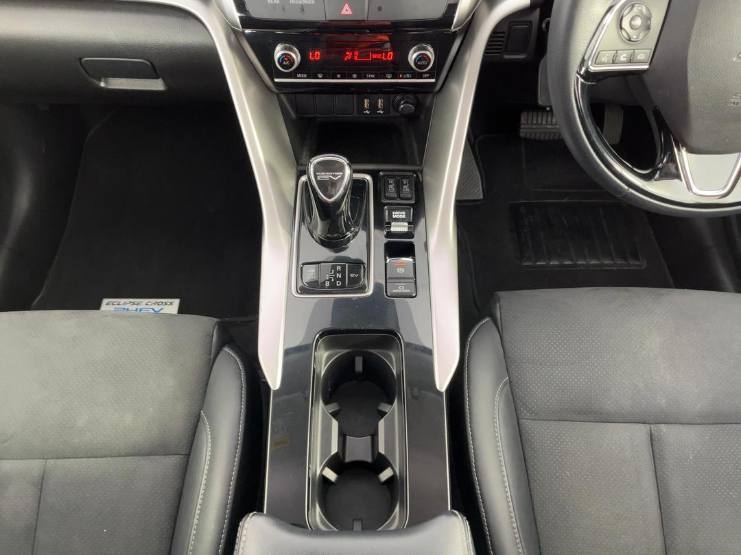 Photo '18' of Mitsubishi Eclipse Cross