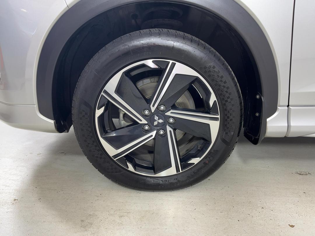 Photo '10' of Mitsubishi Eclipse Cross