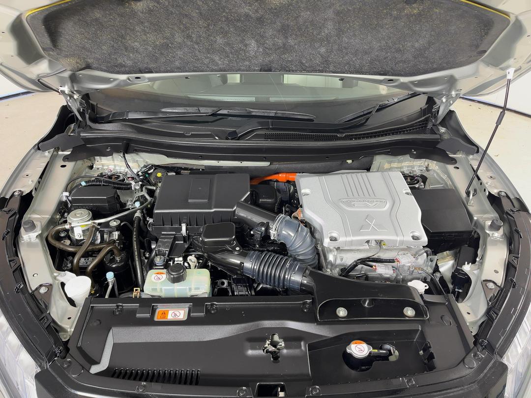 Photo '13' of Mitsubishi Eclipse Cross