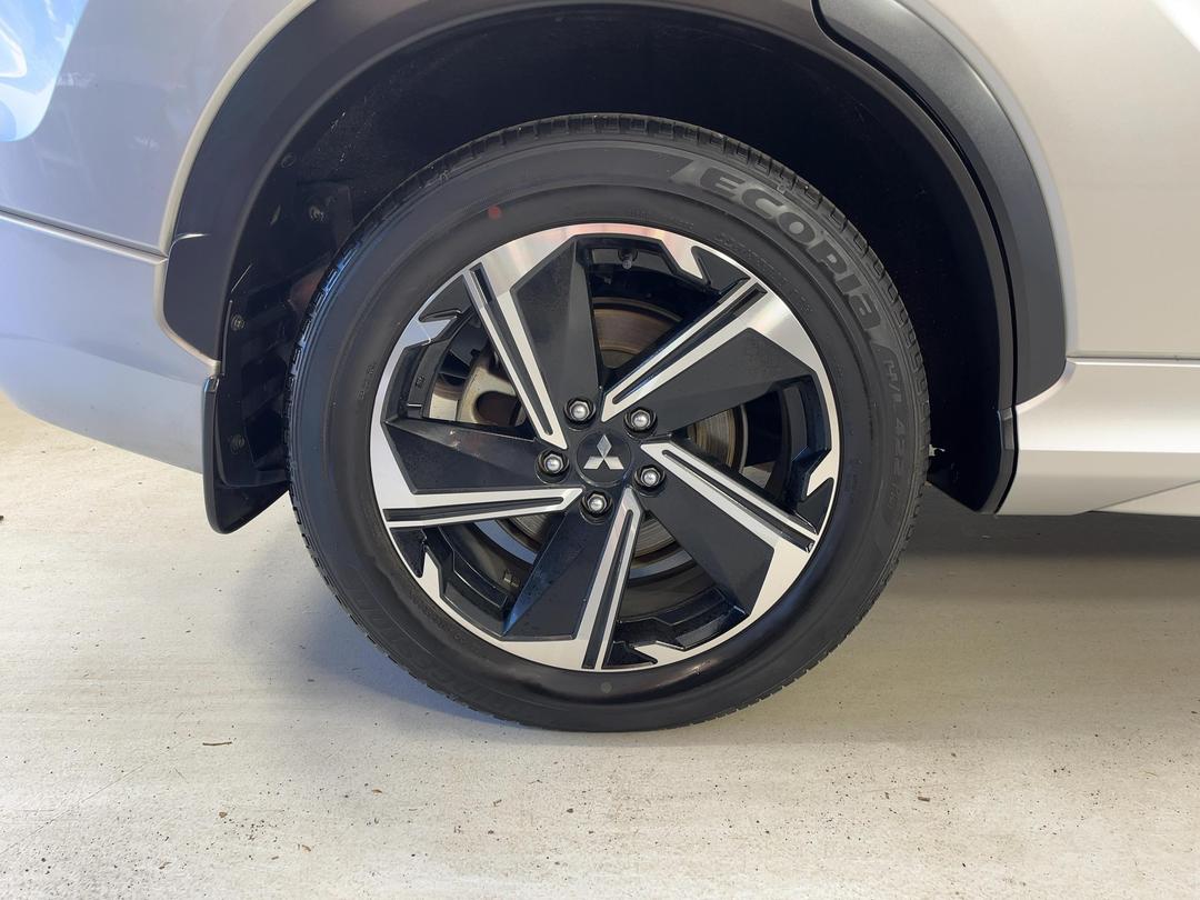 Photo '12' of Mitsubishi Eclipse Cross