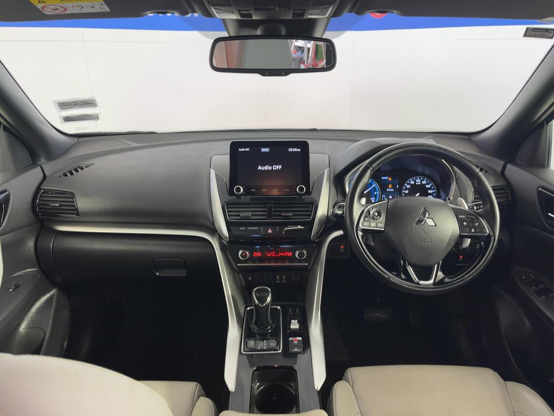 Photo '17' of Mitsubishi Eclipse Cross