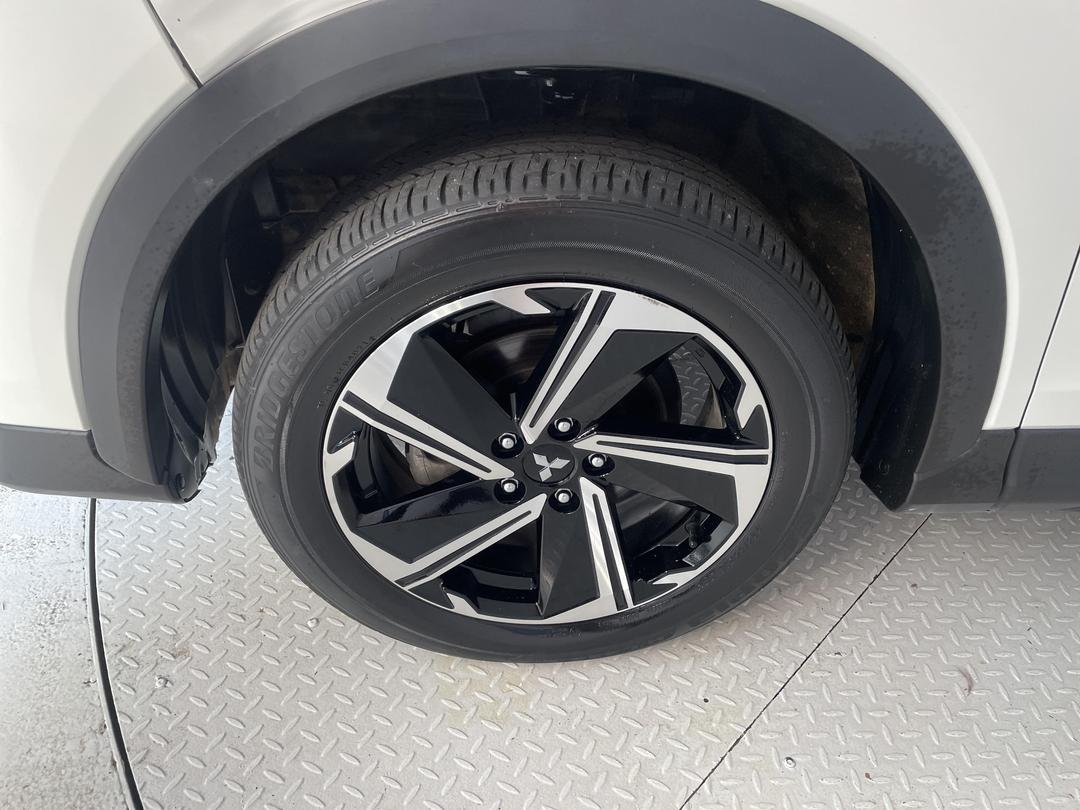 Photo '10' of Mitsubishi Eclipse Cross