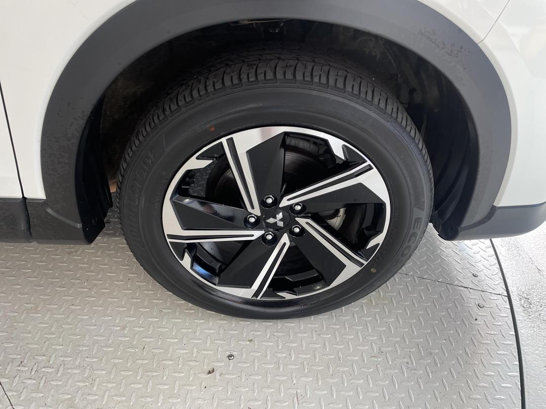 Photo '9' of Mitsubishi Eclipse Cross