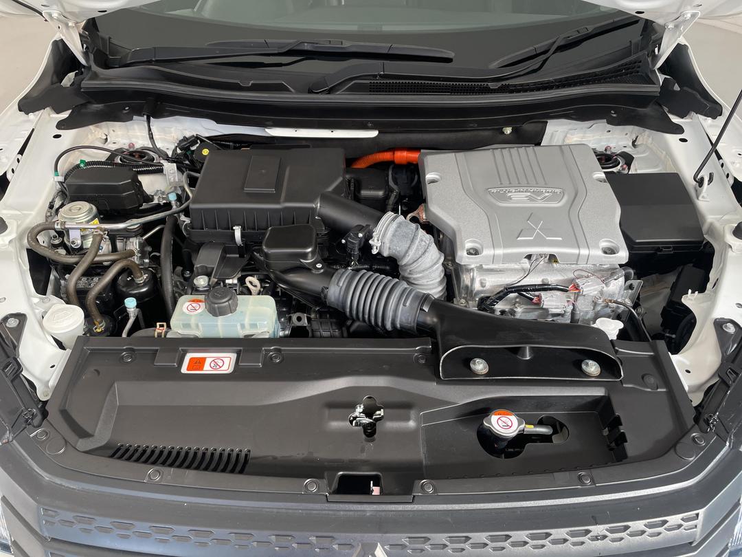 Photo '13' of Mitsubishi Eclipse Cross