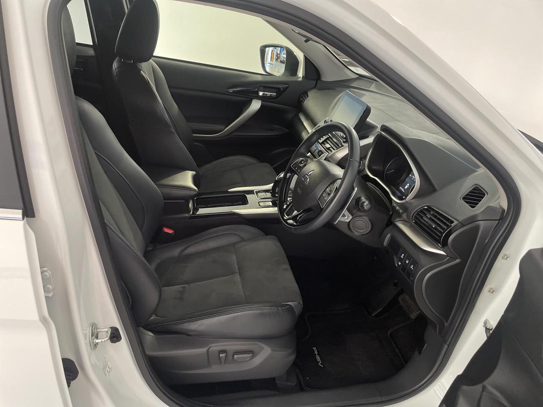 Photo '16' of Mitsubishi Eclipse Cross