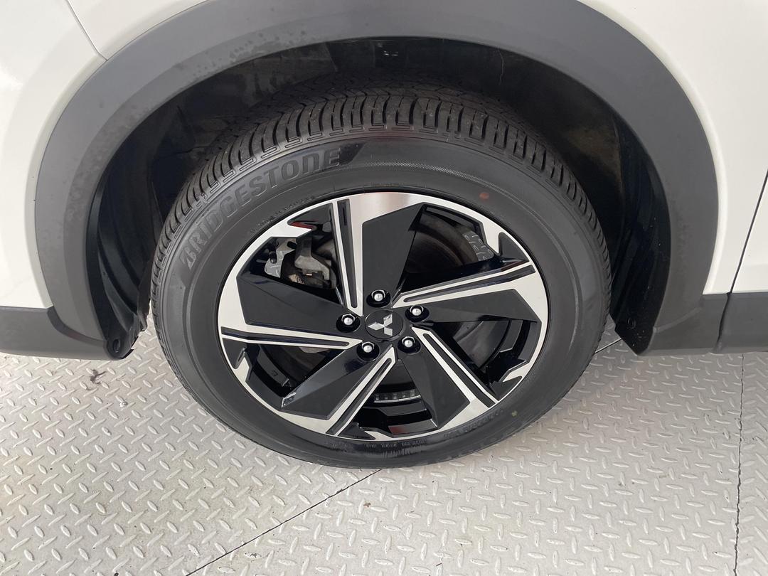 Photo '10' of Mitsubishi Eclipse Cross