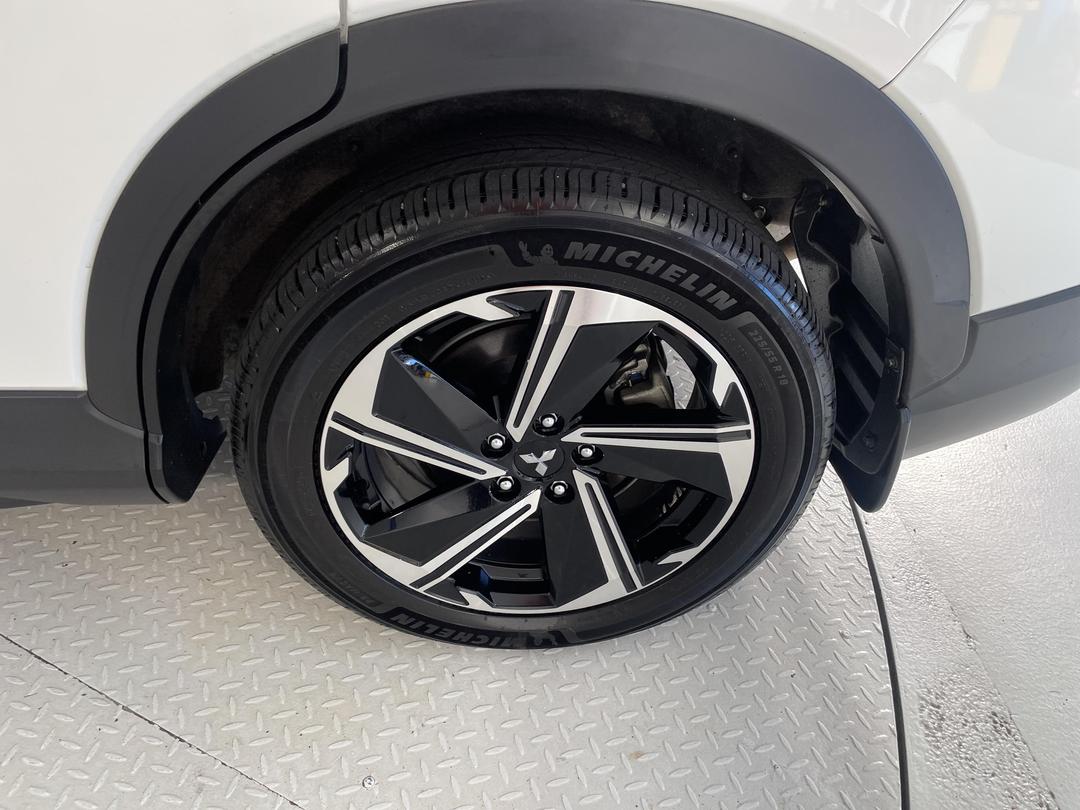 Photo '11' of Mitsubishi Eclipse Cross