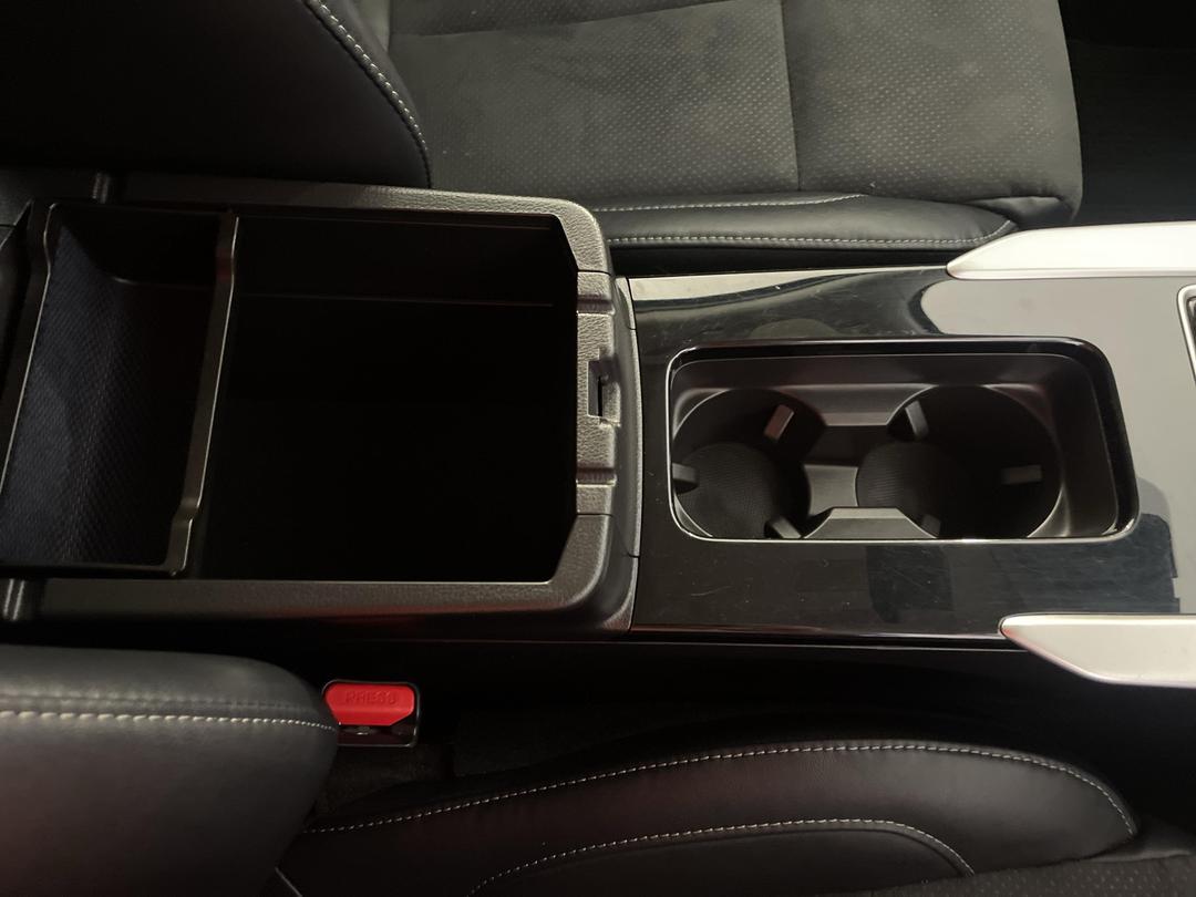 Photo '33' of Mitsubishi Eclipse Cross