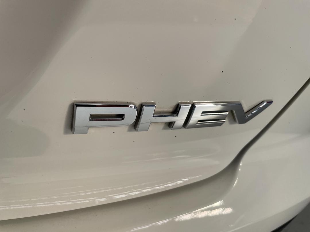 Photo '38' of Mitsubishi Eclipse Cross