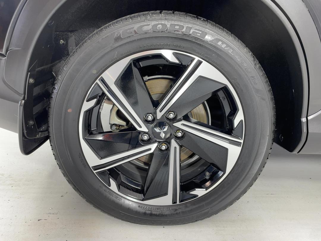 Photo '12' of Mitsubishi Eclipse Cross