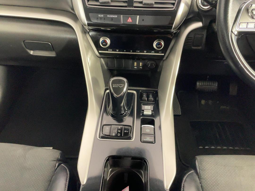 Photo '18' of Mitsubishi Eclipse Cross