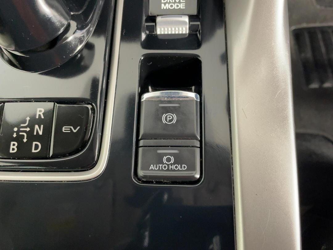 Photo '27' of Mitsubishi Eclipse Cross