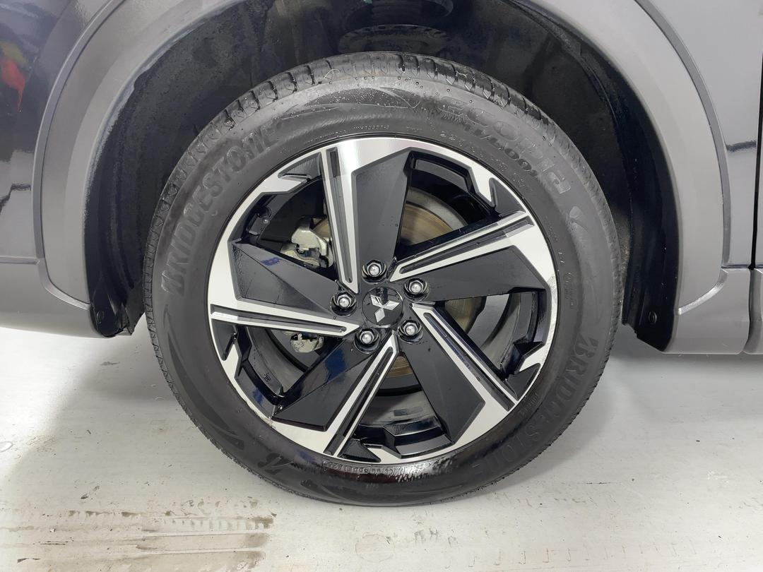 Photo '10' of Mitsubishi Eclipse Cross