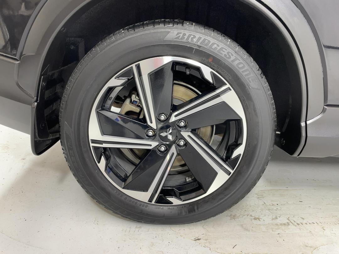 Photo '12' of Mitsubishi Eclipse Cross