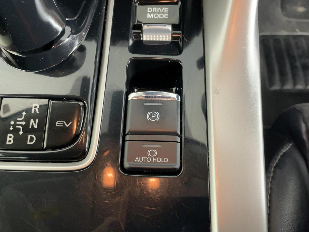 Photo '27' of Mitsubishi Eclipse Cross