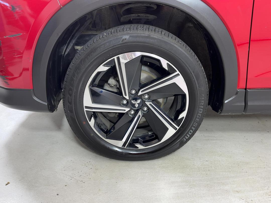 Photo '10' of Mitsubishi Eclipse Cross