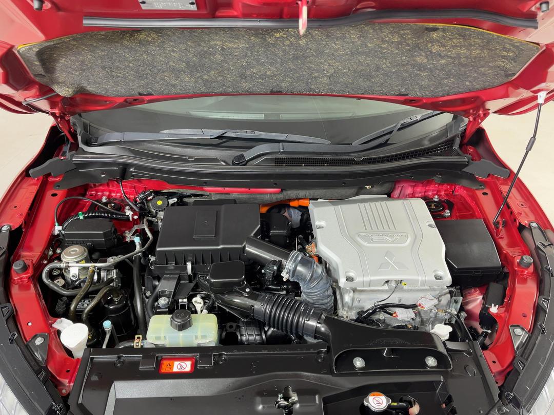 Photo '13' of Mitsubishi Eclipse Cross