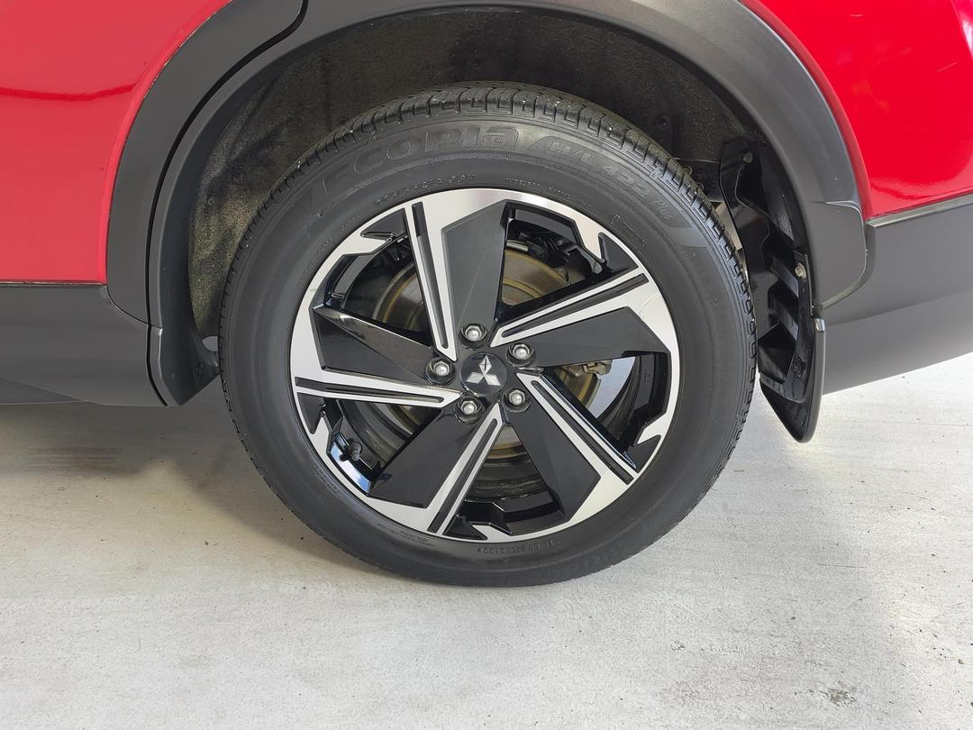 Photo '11' of Mitsubishi Eclipse Cross
