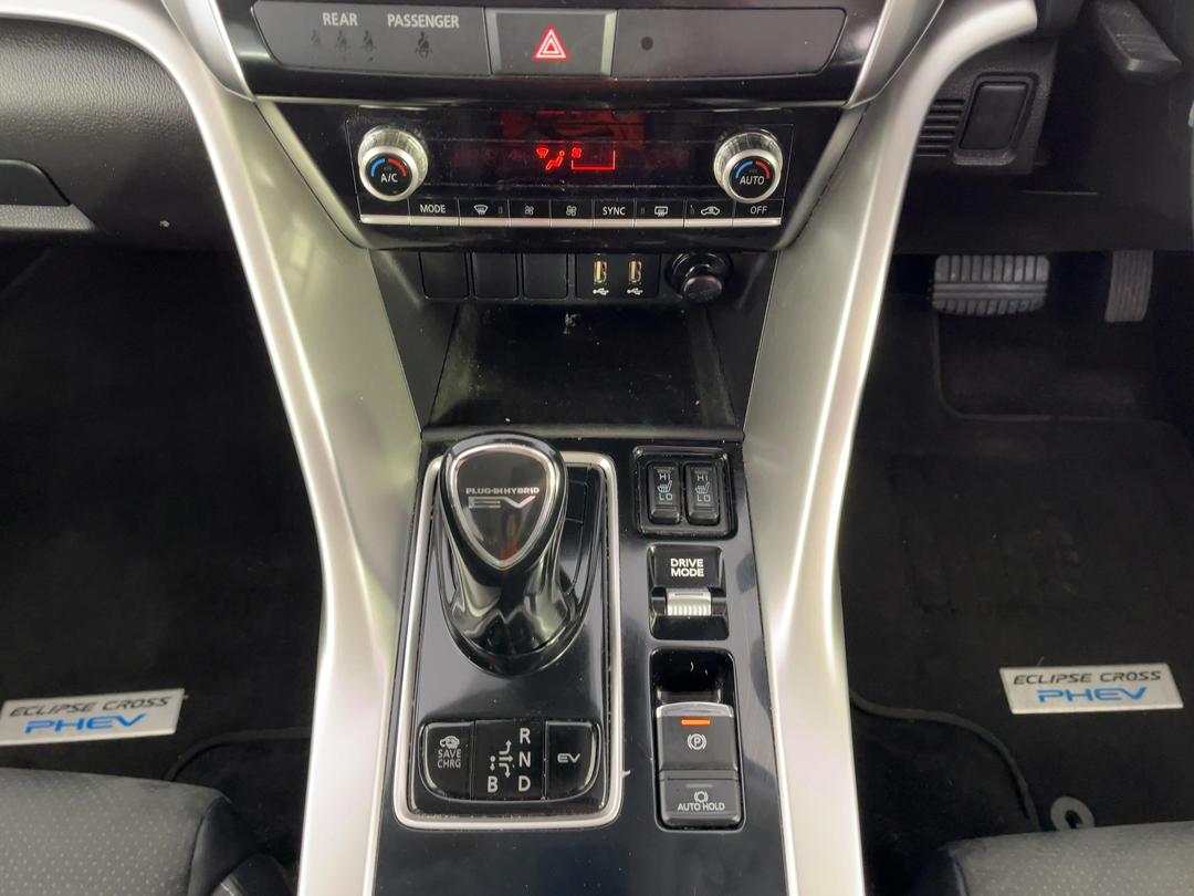 Photo '18' of Mitsubishi Eclipse Cross