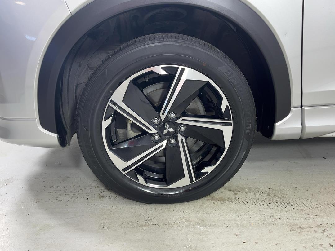 Photo '10' of Mitsubishi Eclipse Cross