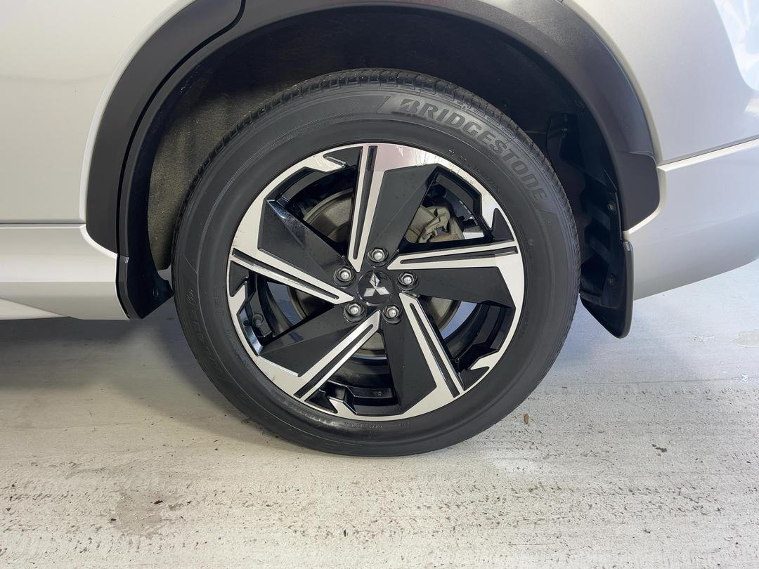 Photo '11' of Mitsubishi Eclipse Cross