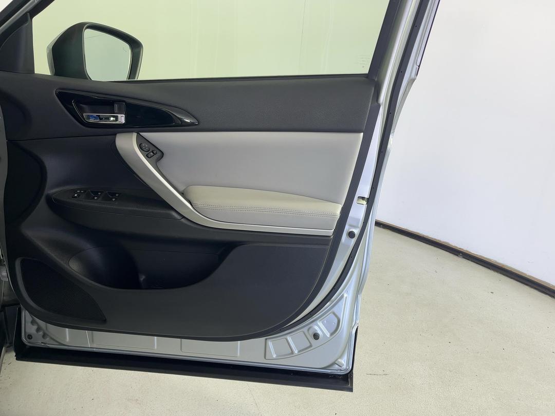 Photo '15' of Mitsubishi Eclipse Cross