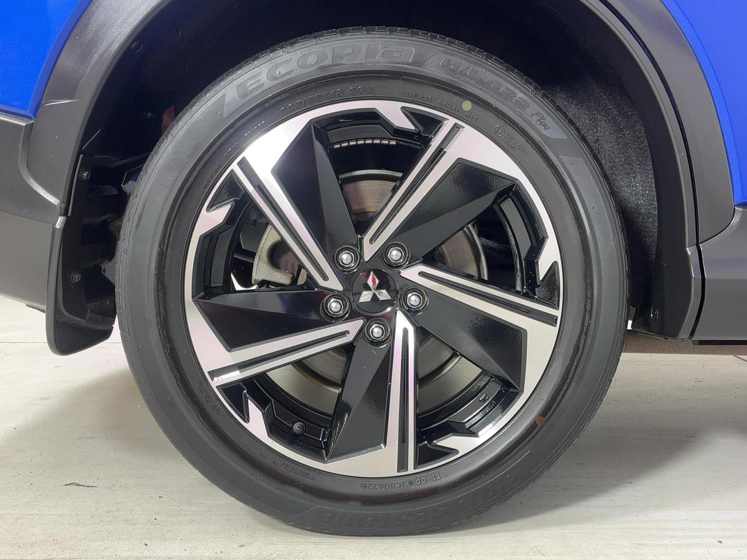 Photo '12' of Mitsubishi Eclipse Cross