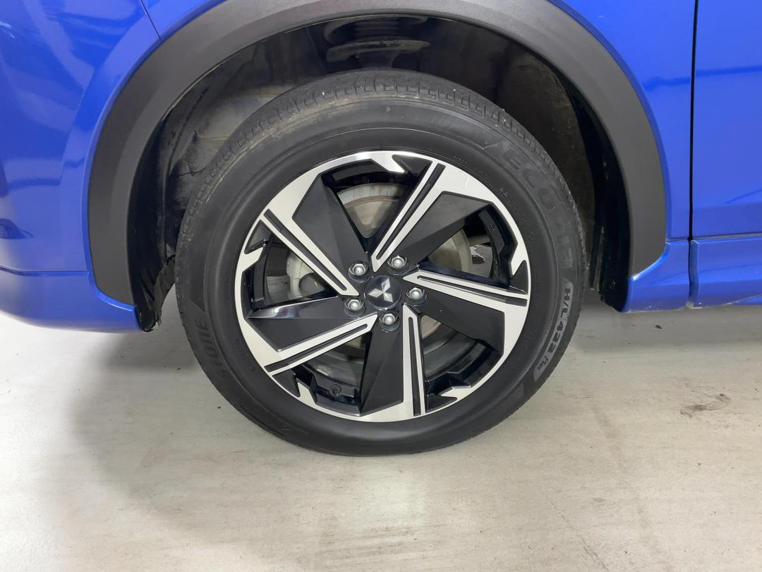 Photo '10' of Mitsubishi Eclipse Cross