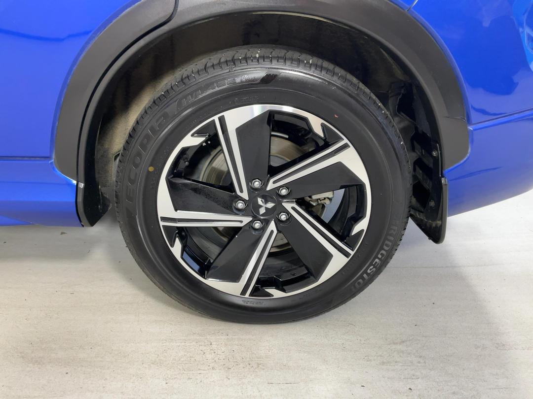 Photo '11' of Mitsubishi Eclipse Cross