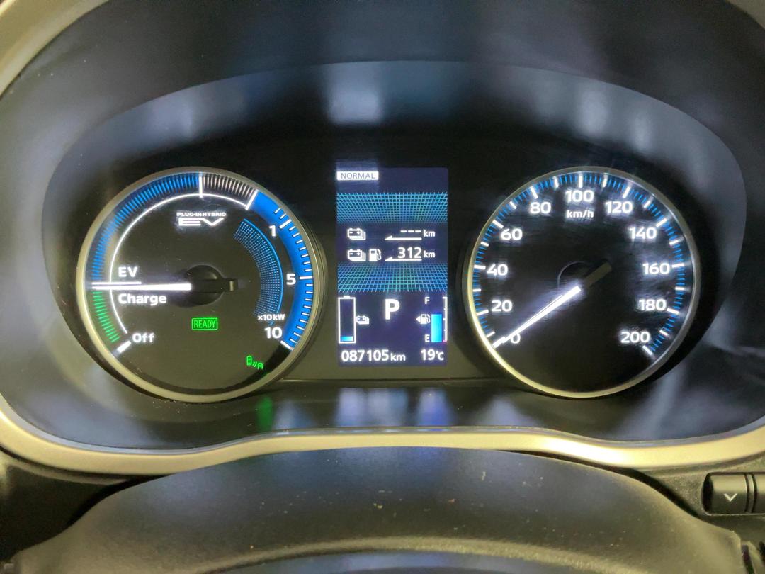 Photo '21' of Mitsubishi Eclipse Cross