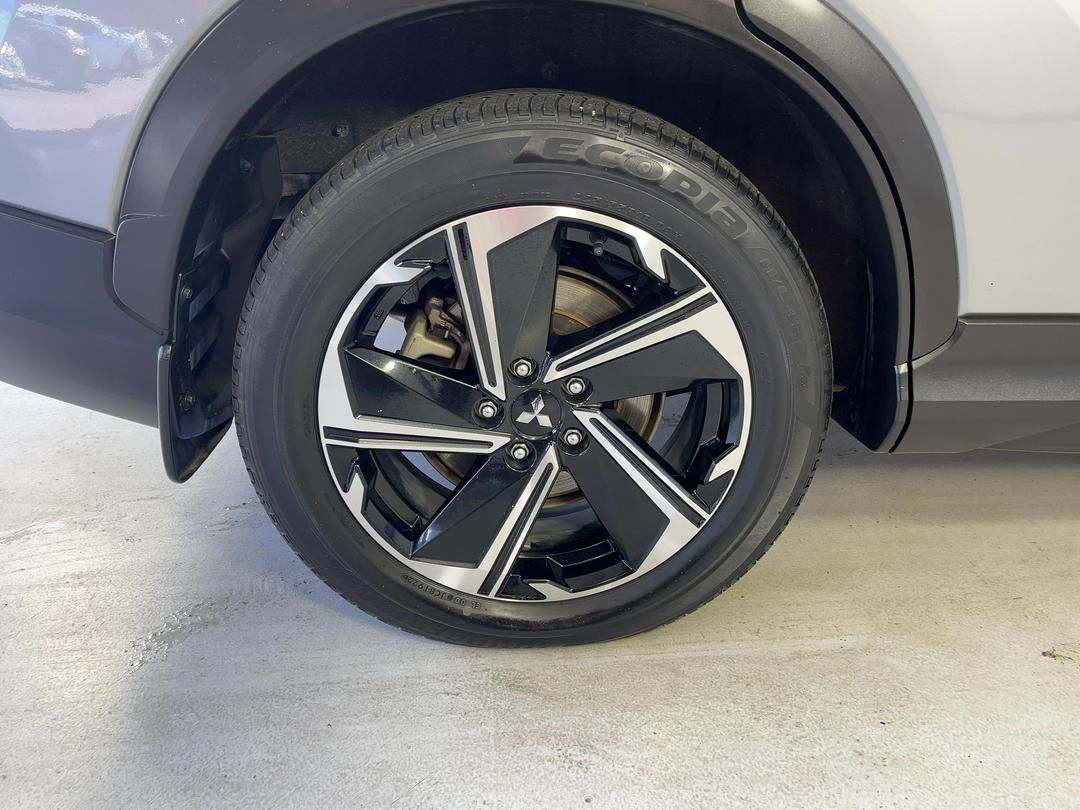 Photo '12' of Mitsubishi Eclipse Cross