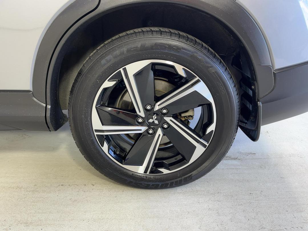 Photo '11' of Mitsubishi Eclipse Cross