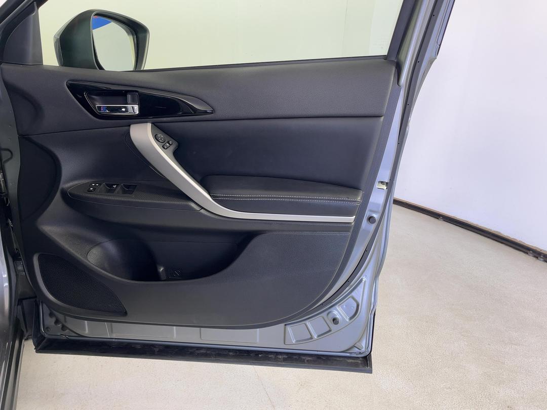 Photo '15' of Mitsubishi Eclipse Cross