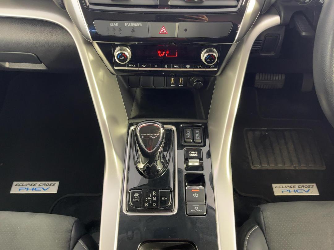 Photo '18' of Mitsubishi Eclipse Cross