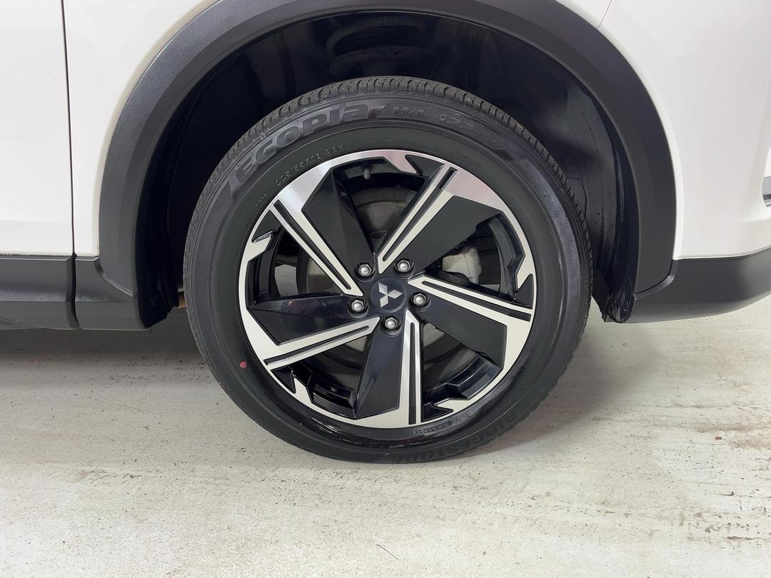 Photo '9' of Mitsubishi Eclipse Cross