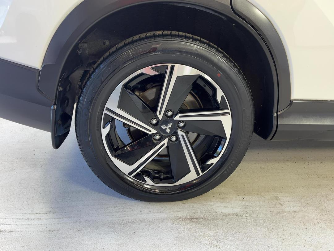 Photo '12' of Mitsubishi Eclipse Cross