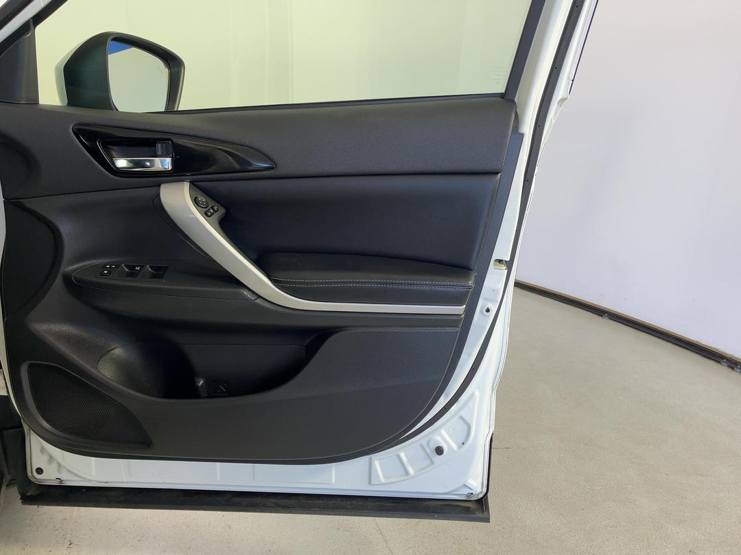 Photo '15' of Mitsubishi Eclipse Cross