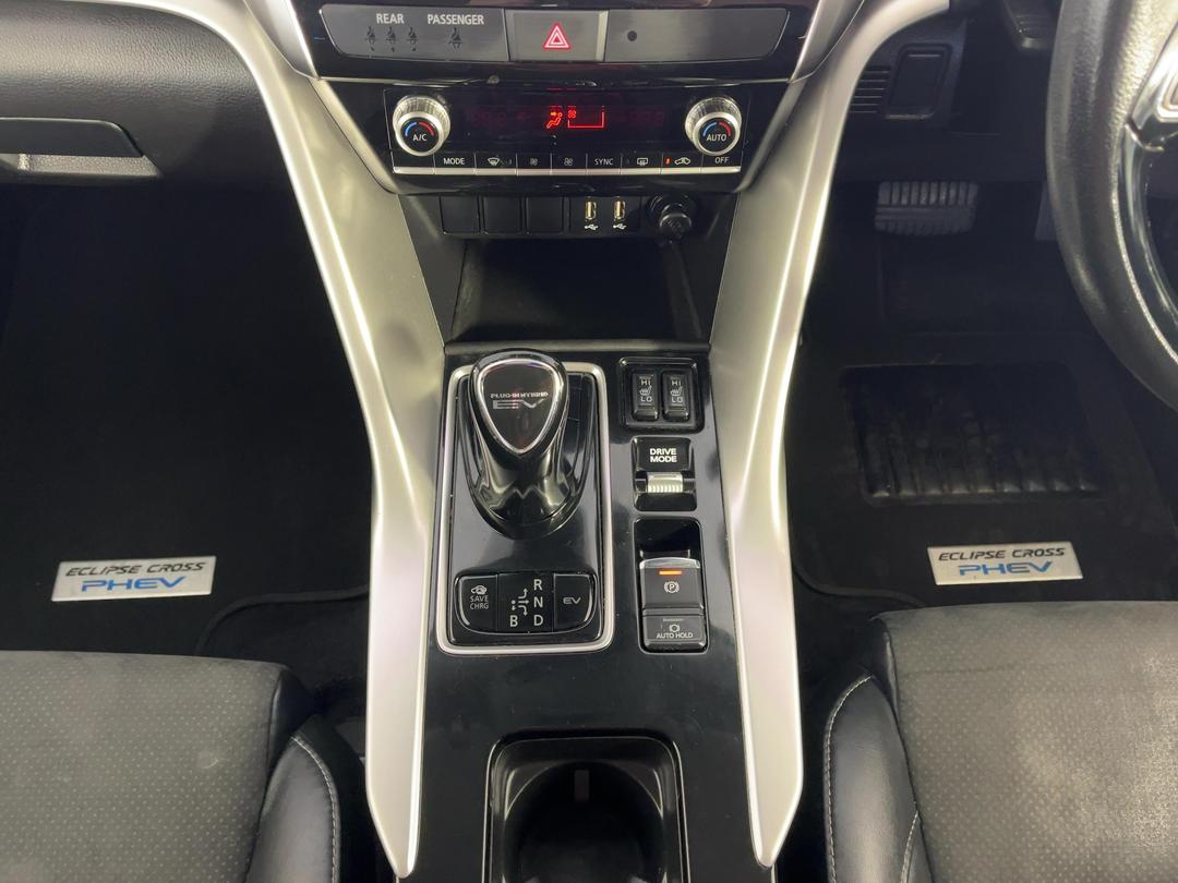 Photo '18' of Mitsubishi Eclipse Cross