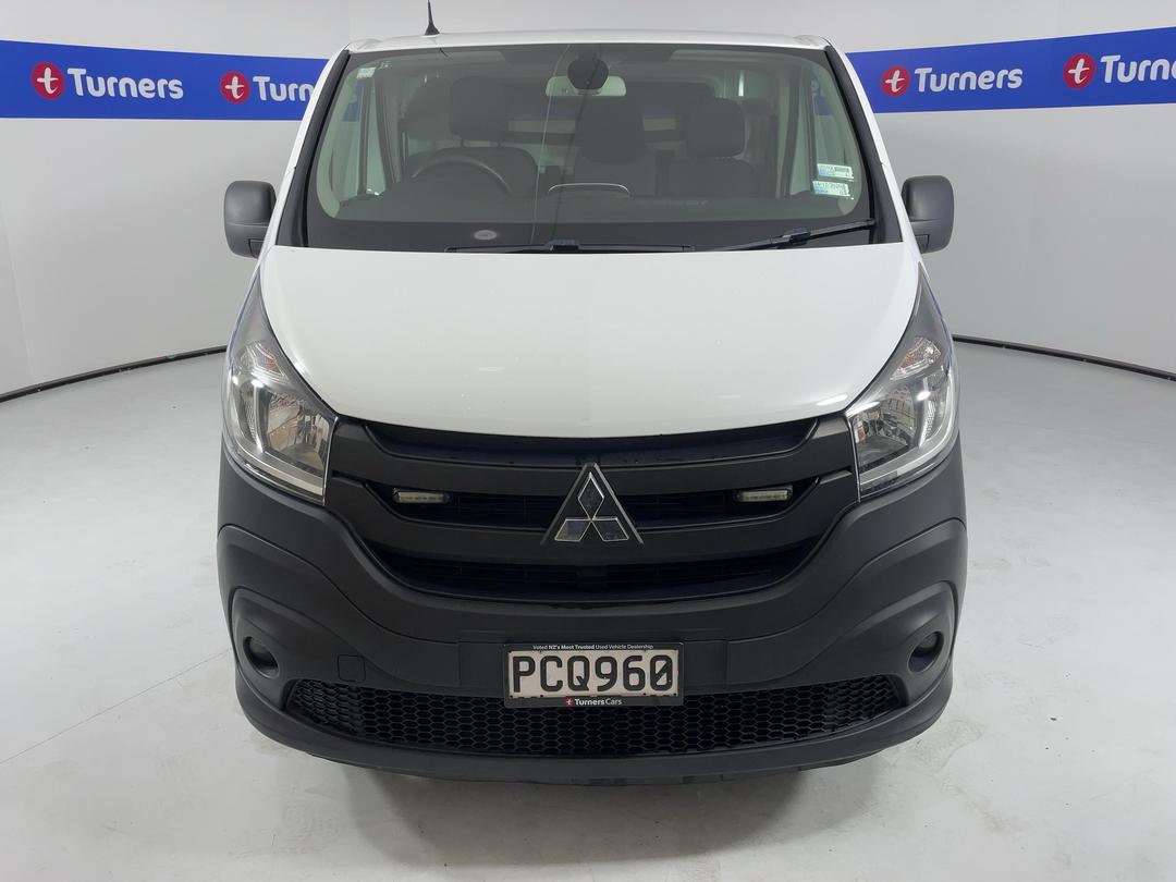 Photo '2' of Mitsubishi Express