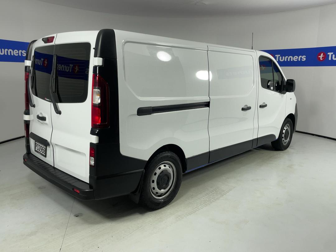 Photo '7' of Mitsubishi Express