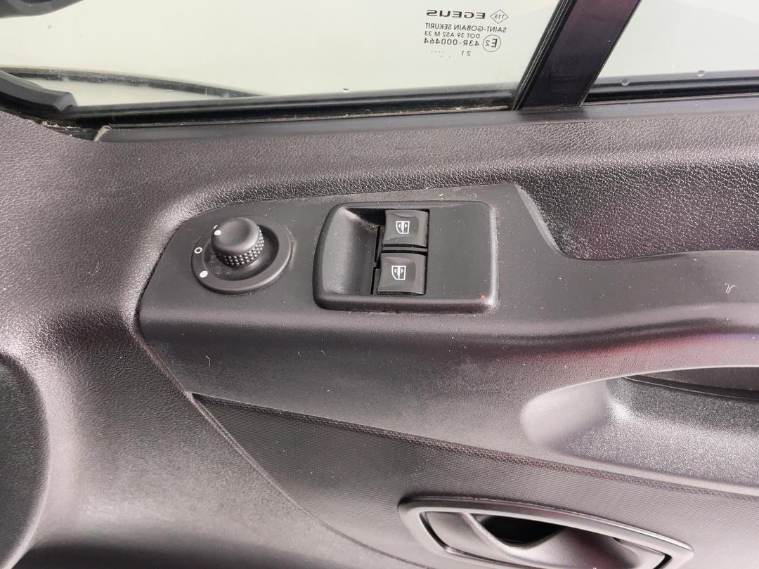 Photo '22' of Mitsubishi Express