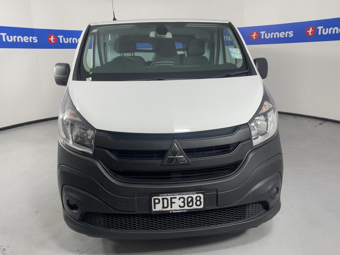 Photo '2' of Mitsubishi Express