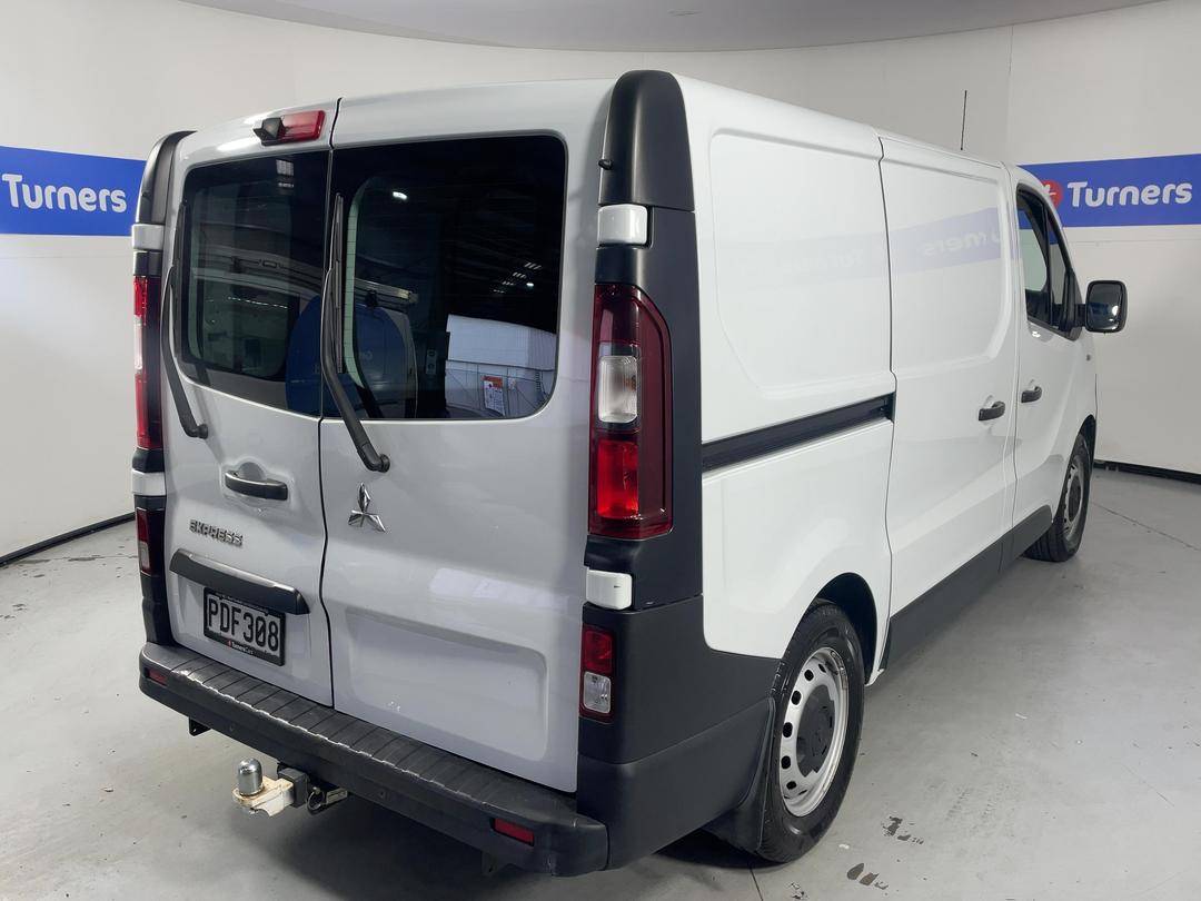 Photo '7' of Mitsubishi Express