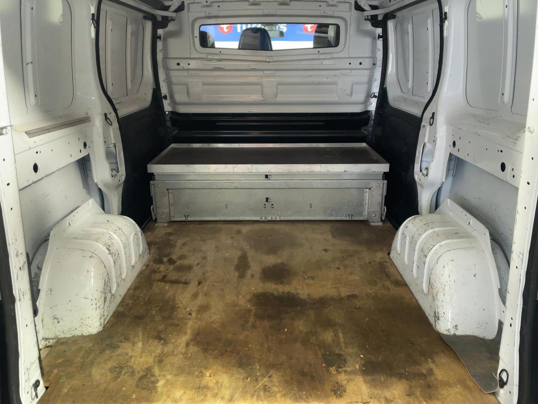 Photo '14' of Mitsubishi Express